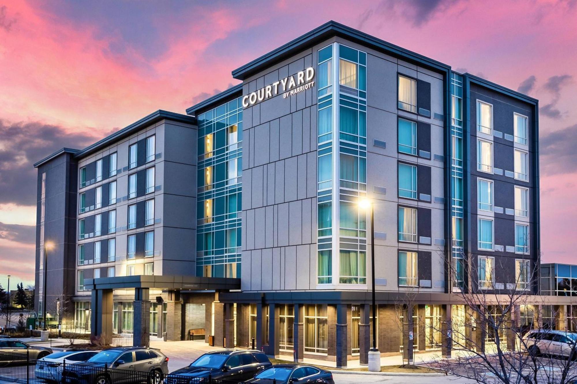 Courtyard By Marriott Burlington-Oakville Exterior photo